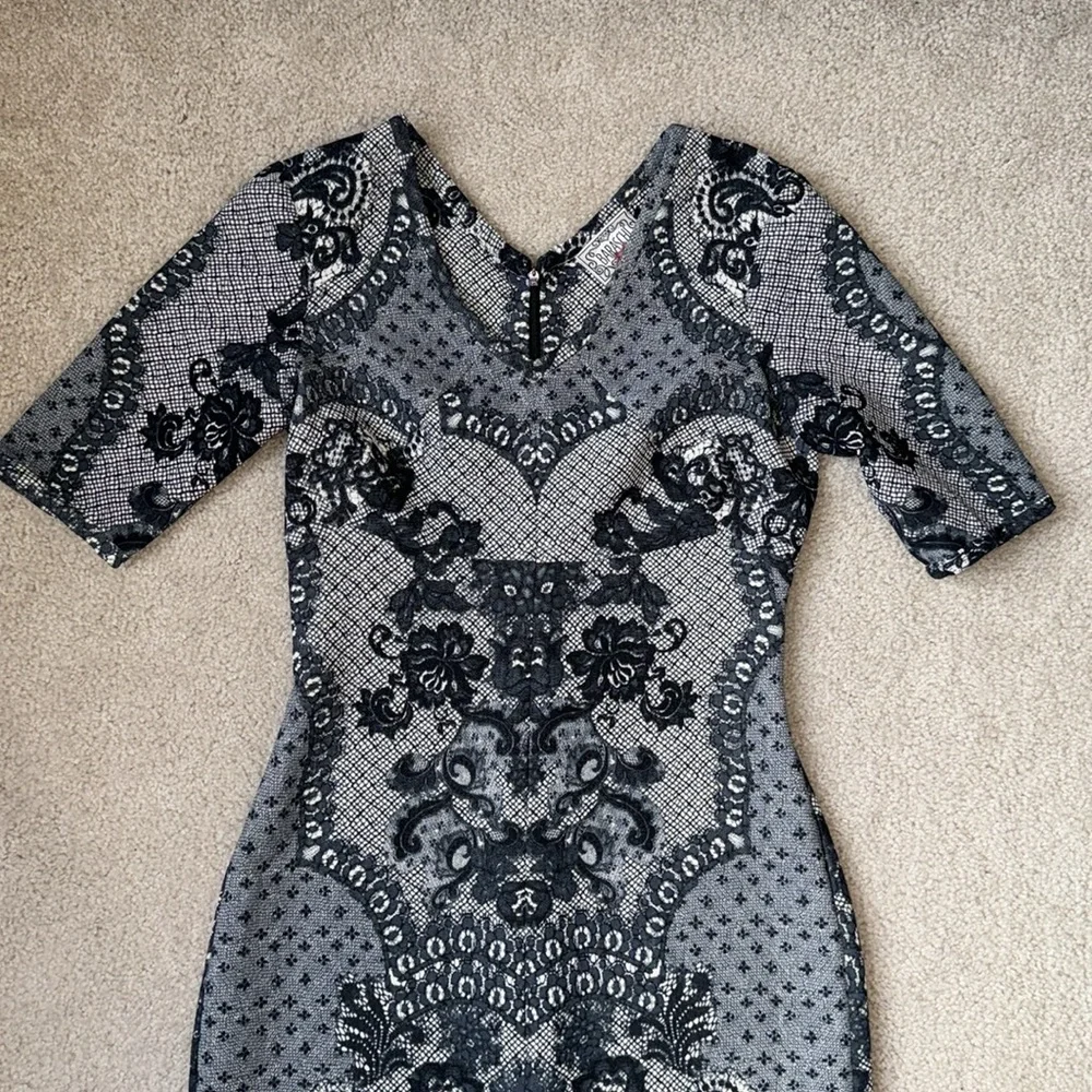 Yoana Baraschi Fleuris Lace Anthropologie Sheath Dress Bodycon Navy Blue Size 0
